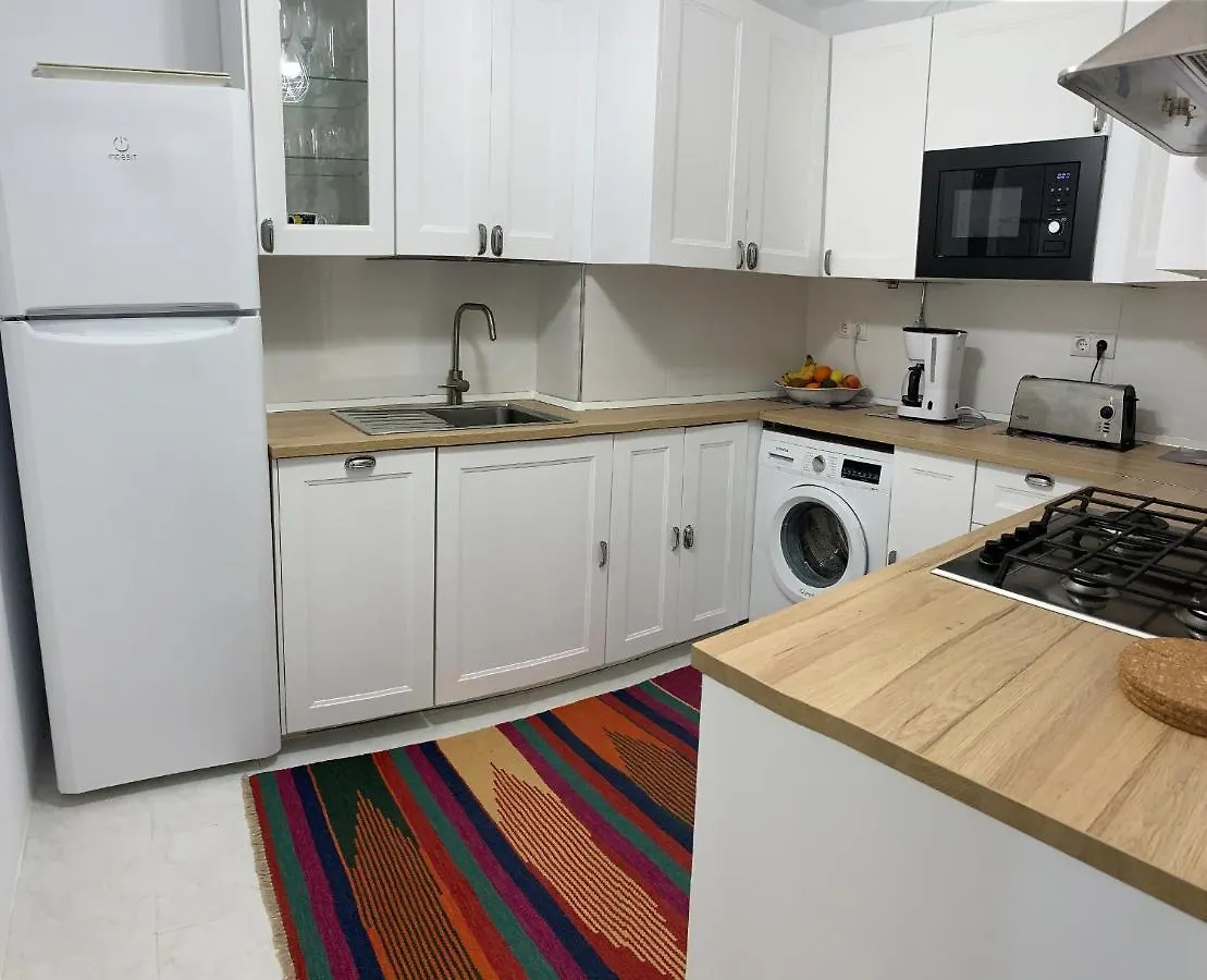 Frontline Beach Apt Fuengirola 0*,  Spain